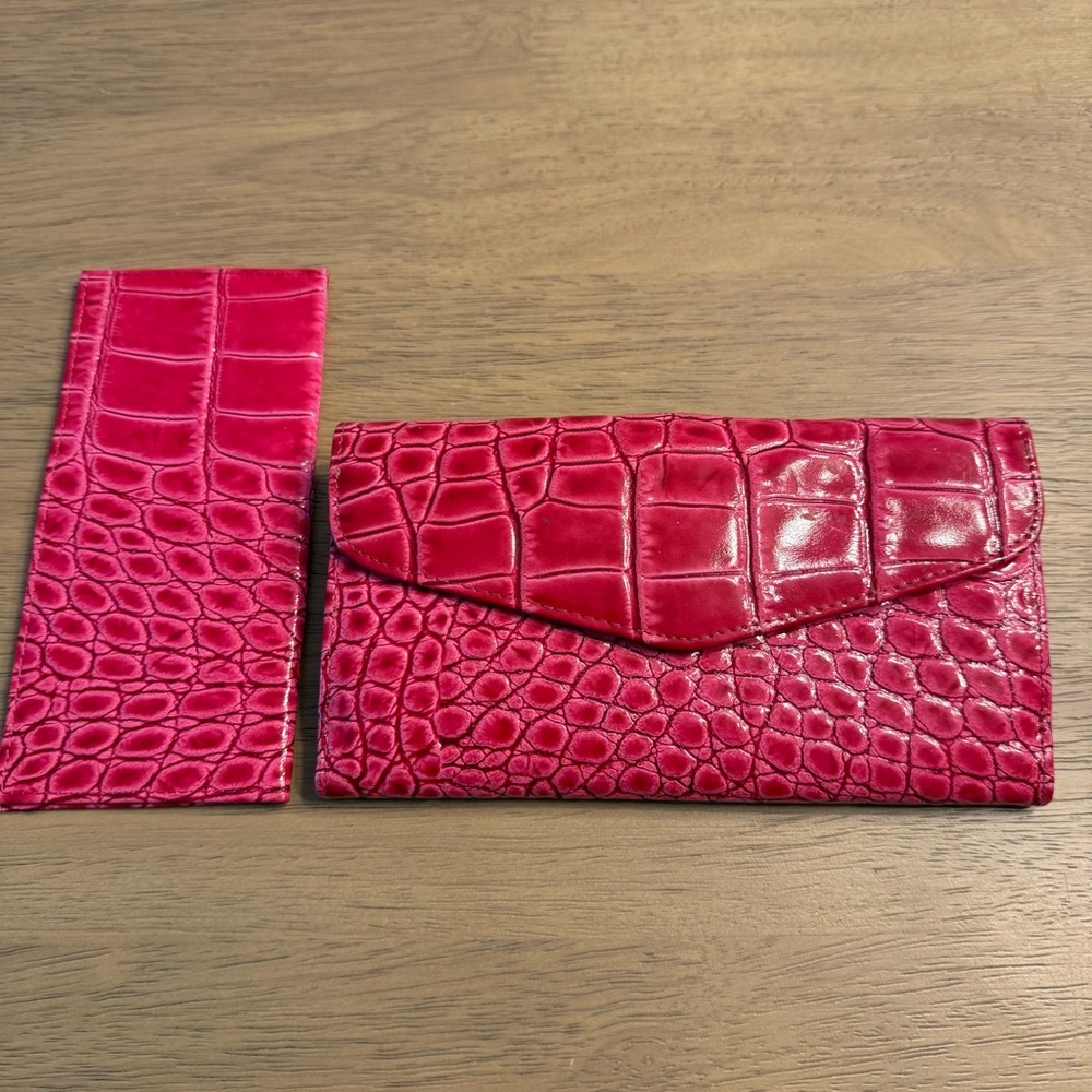 Pink Crocodile Embossed Leather Wallet - Picture 9 of 10